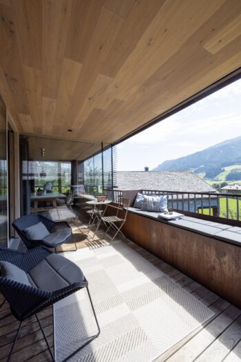 Terrasse_Süd_Blick Osten_schön